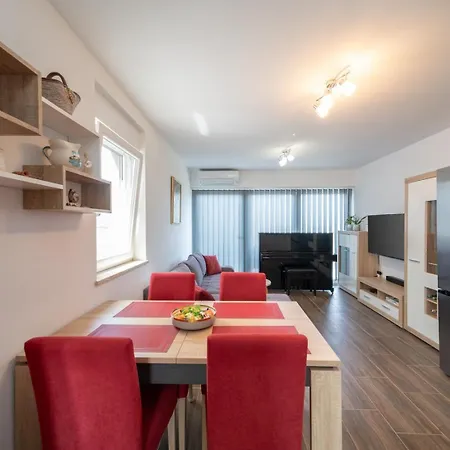 Uzi Apartman Umag